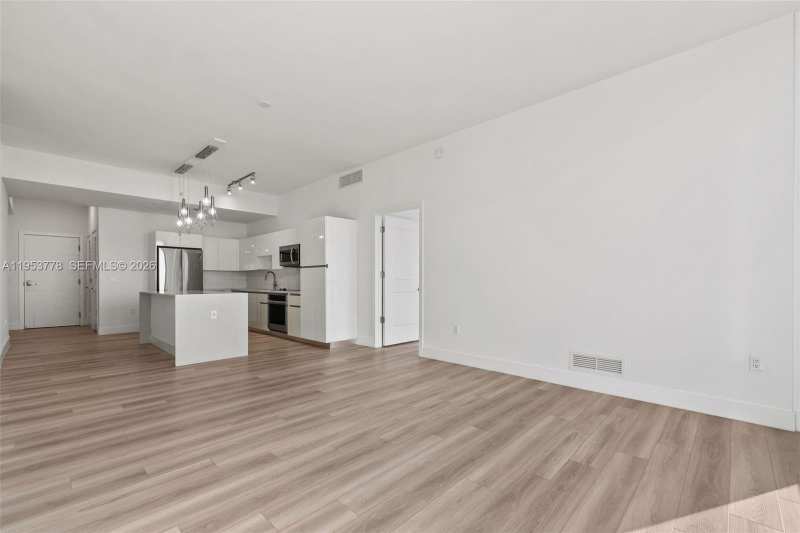 101 Diplomat Pkwy # 2503, Hallandale Beach FL 33009