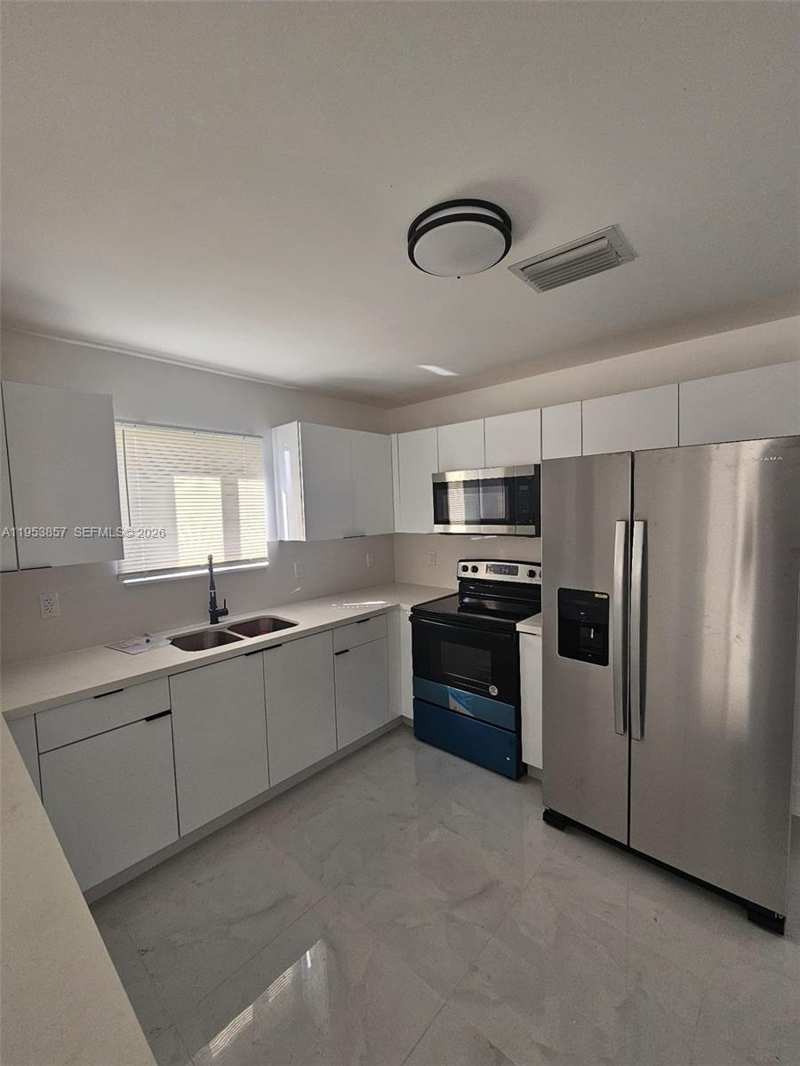 11997 SW 218th St, Miami FL 33170