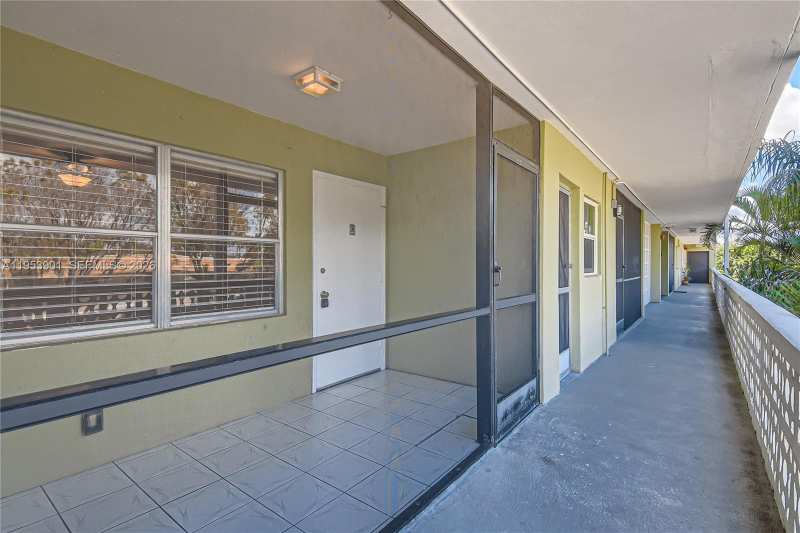 1425 Arthur St # 304A, Hollywood FL 33020