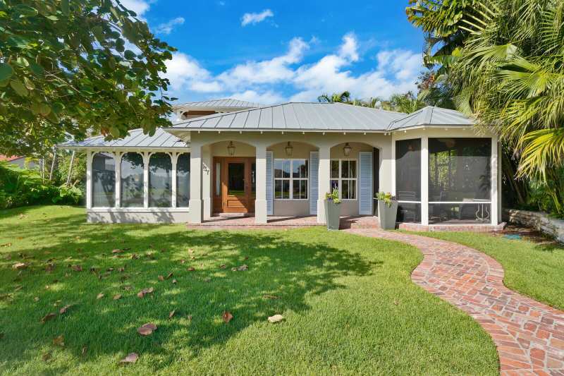 137 S Oak Street, Lantana FL 33462