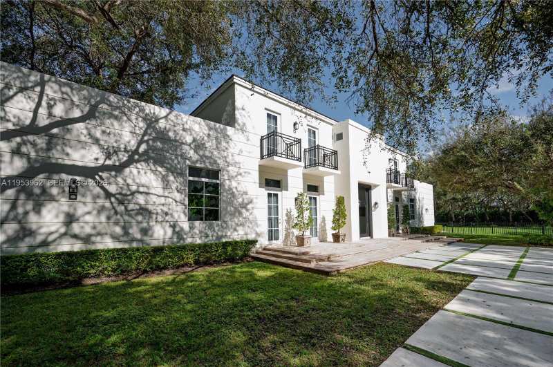 6355 SW 114th St, Pinecrest FL 33156