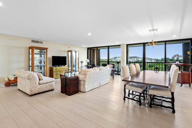 2450 Presidential Way # 607, West Palm Beach FL 33401