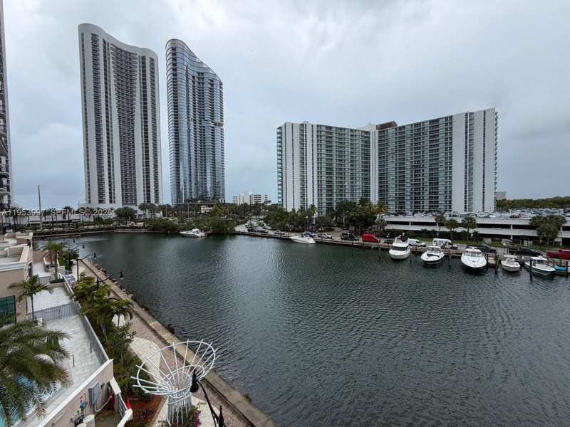 220 Kings Point Dr # 501, Sunny Isles Beach FL 33160