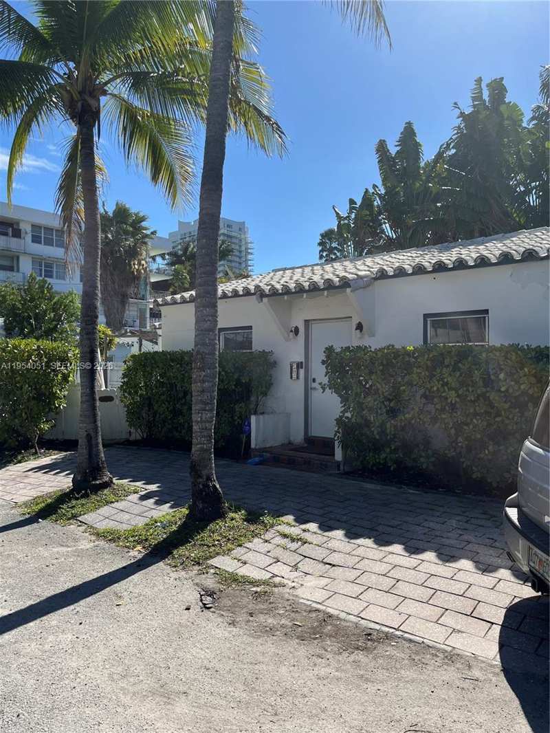 6 Farrey Ln, Miami Beach FL 33139
