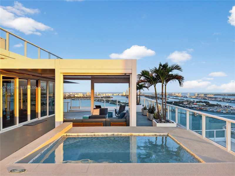 2020 N Bayshore Dr # 4104, Miami FL 33137