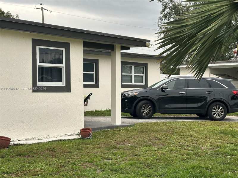 5700 SW 54th Ter, Davie FL 33314