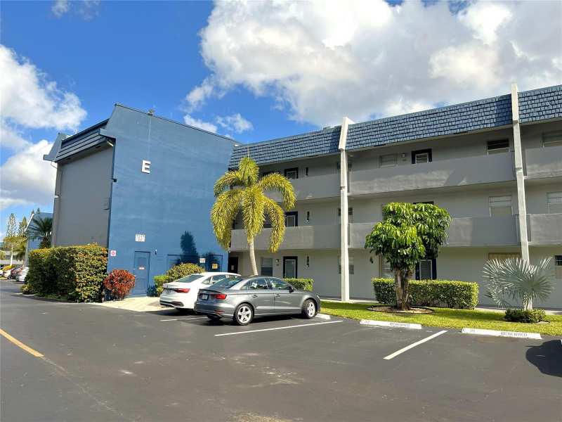 7837 Golf Circle Drive # 206, Margate FL 33063