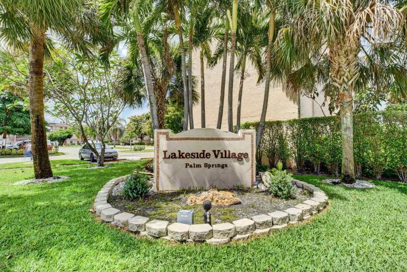 725 Lori Drive # 106, Palm Springs FL 33461