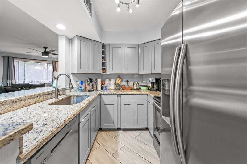 8058 NW 15th Mnr # 8058, Plantation FL 33322