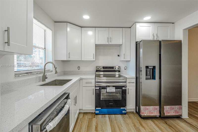 5100 SW 64th Ave # 106, Davie FL 33314