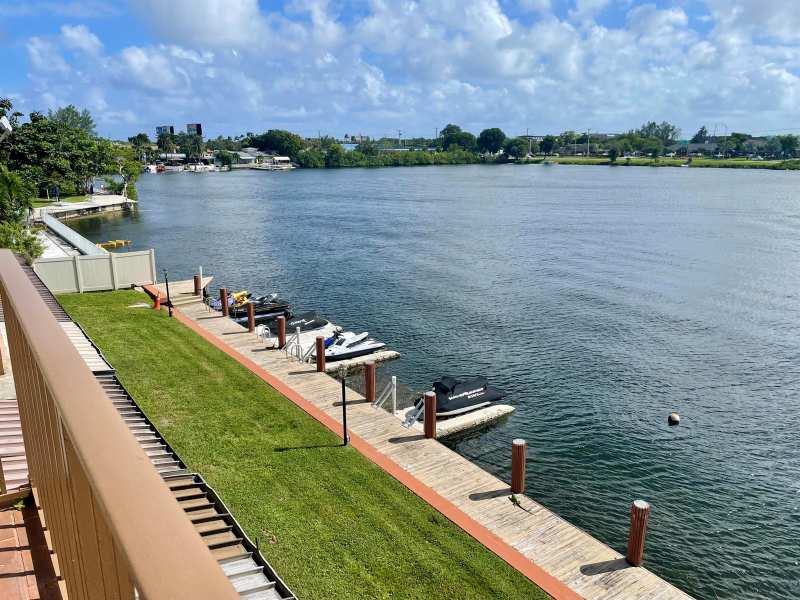 1100 Crystal Lake Drive # 207, Deerfield Beach FL 33064