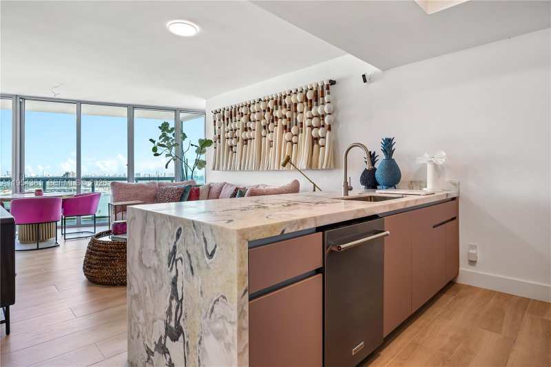 888 Biscayne Blvd # 2009, Miami FL 33132