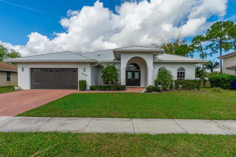 120 Saratoga Boulevard W, Royal Palm Beach FL 33411