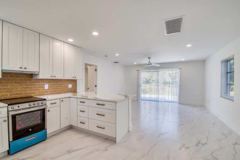 10084 Meridian Way N # 4, Palm Beach Gardens FL 33410