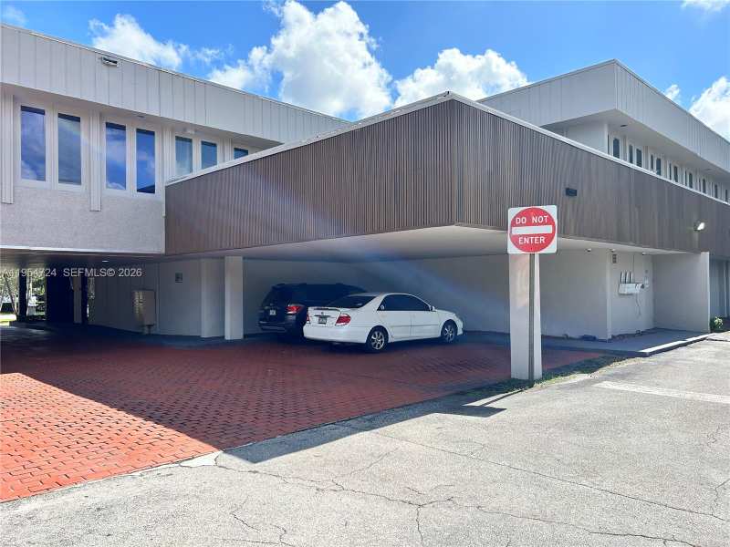 4121 NW 5th St # 102, Plantation FL 33317