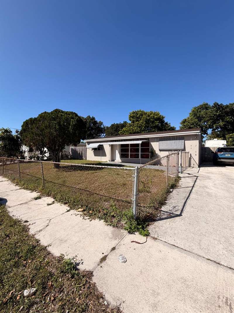 431 Pensacola Drive, Lake Worth FL 33462