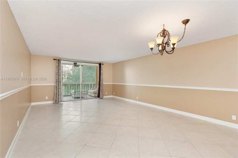301 NE 14th Ave # 307, Hallandale Beach FL 33009