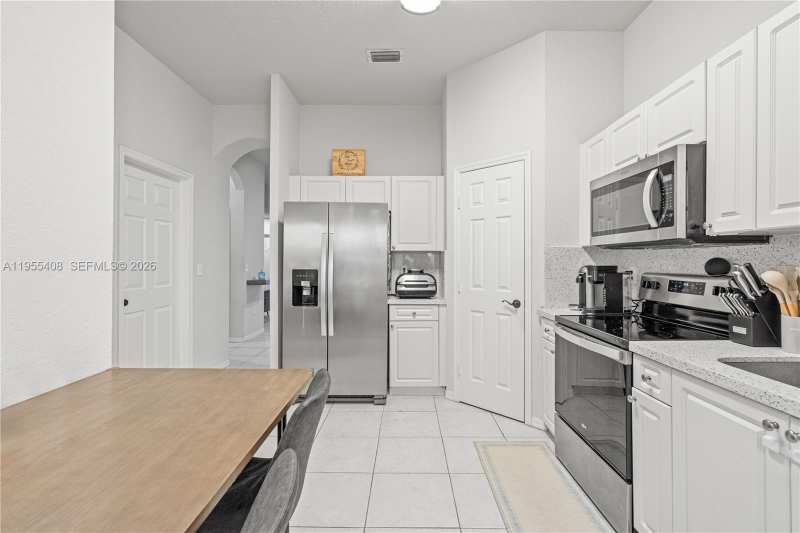1940 SE 24th Ter, Homestead FL 33035