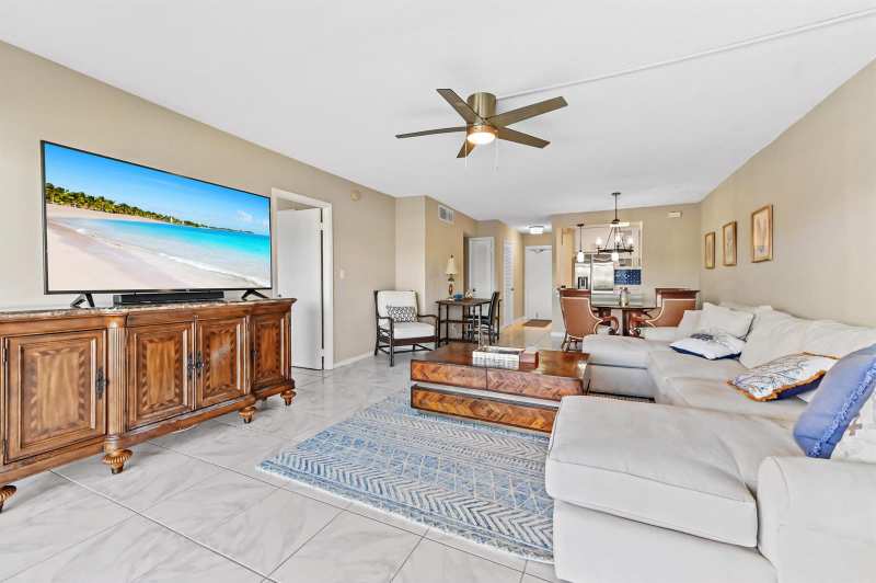 390 N Federal Highway # 202, Deerfield Beach FL 33441