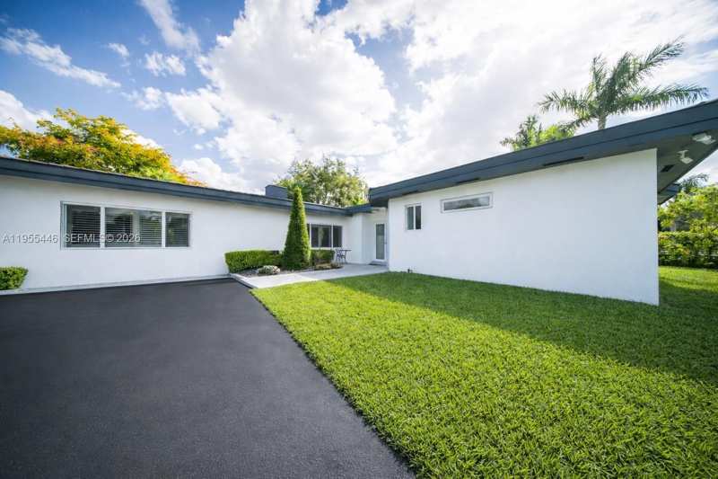 241 SW 129th Ave, Miami FL 33184