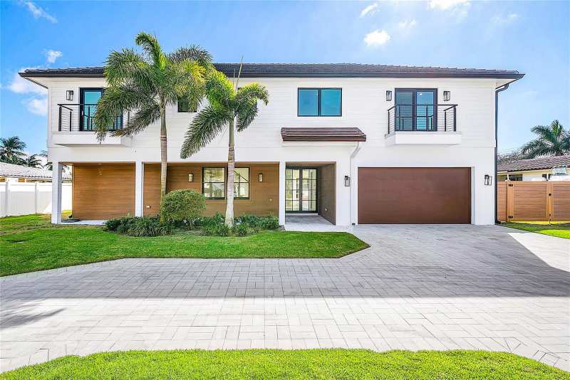 8 Leeward Circle, Jupiter FL 33469