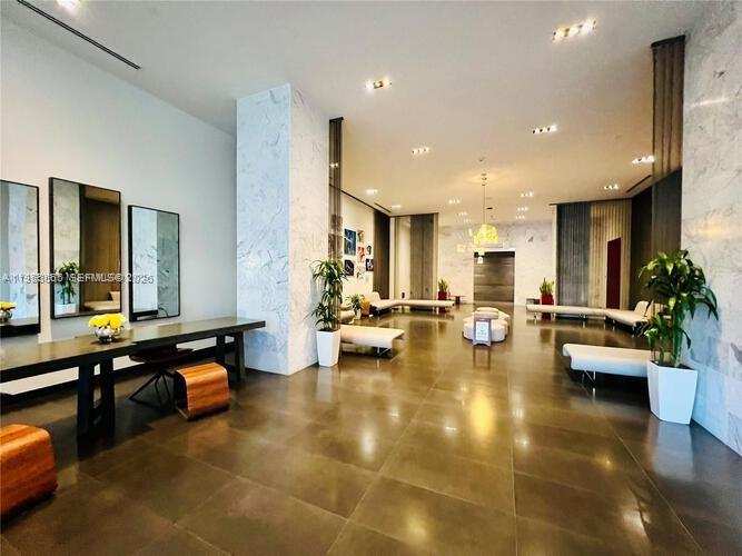 1600 NE 1st Ave # 3215, Miami FL 33132