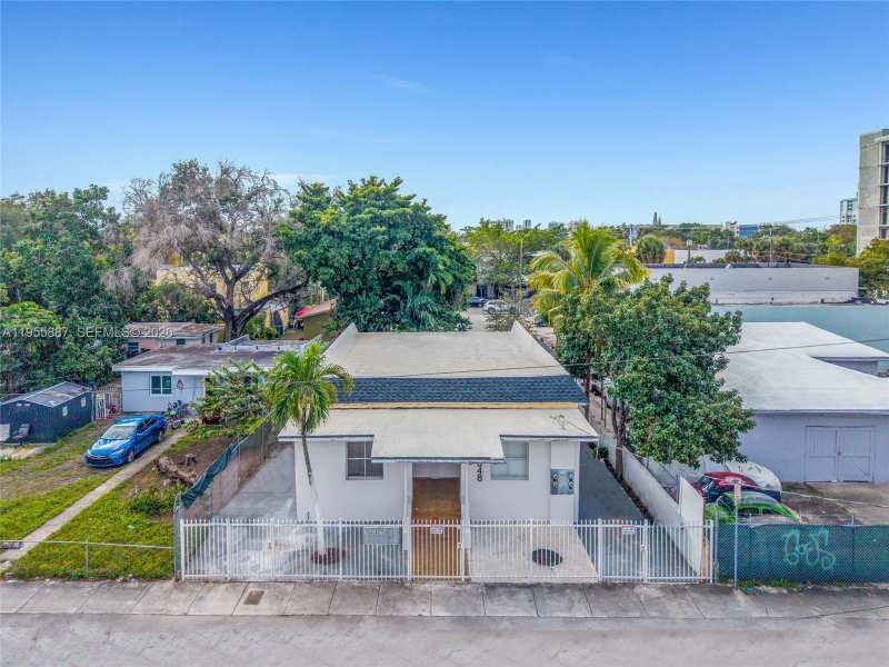 1648 NW 33rd St, Miami FL 33142