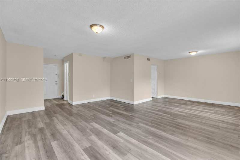 17901 NW 68th Ave # T206, Hialeah FL 33015