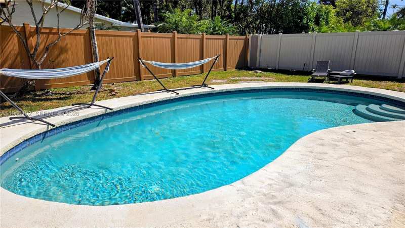 4360 NE 13th Ave, Oakland Park FL 33334