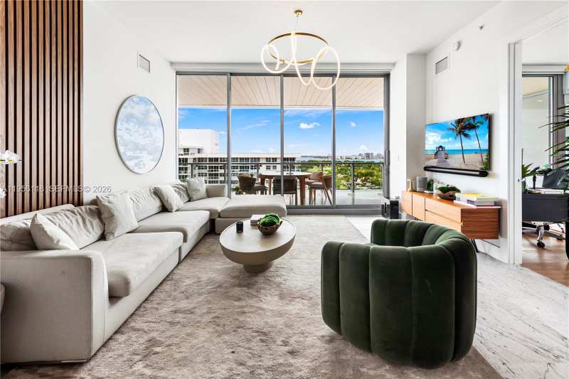 5775 Collins Ave # 1405, Miami Beach FL 33140