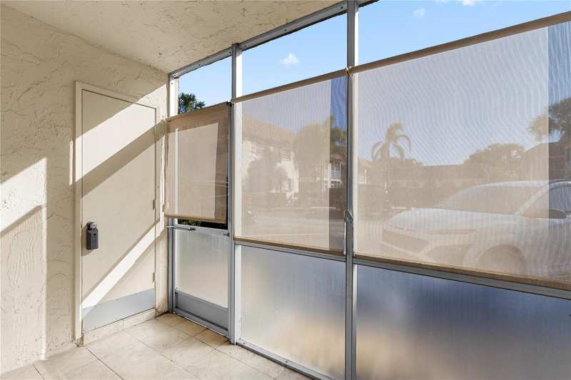 101 E Mcnab Road # 112, Pompano Beach FL 33060