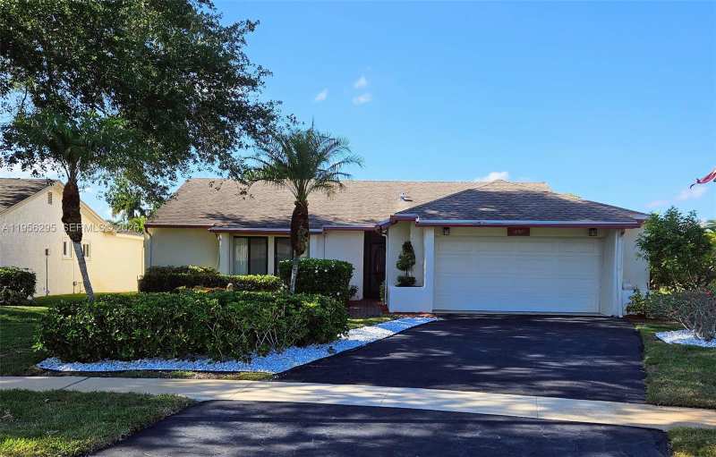 10301 Greenbriar Ct, Boca Raton FL 33498