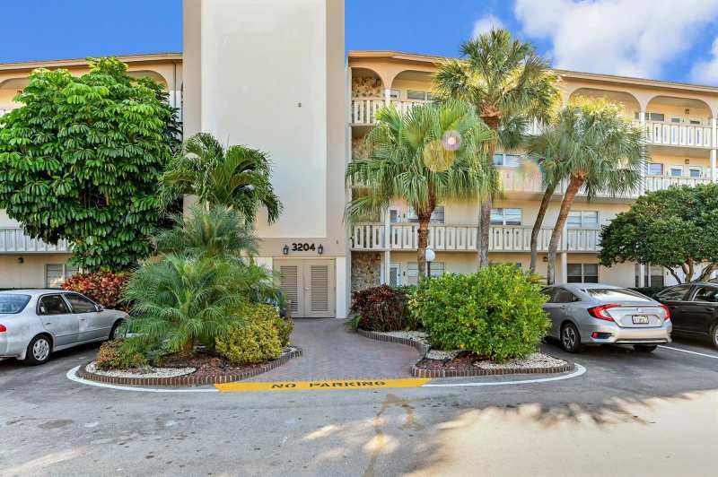 3204 Portofino Point # H2, Coconut Creek FL 33066