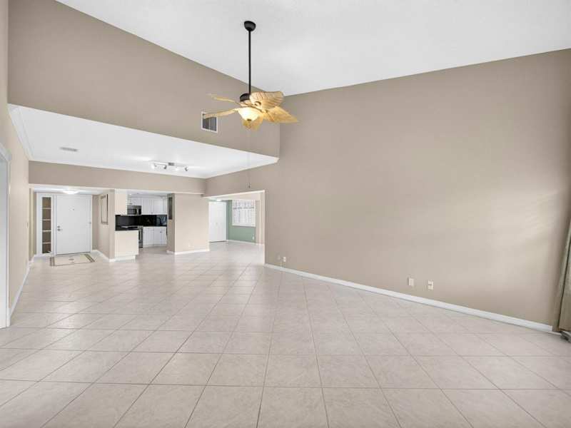1660 Twelve Oaks Way # 303, North Palm Beach FL 33408
