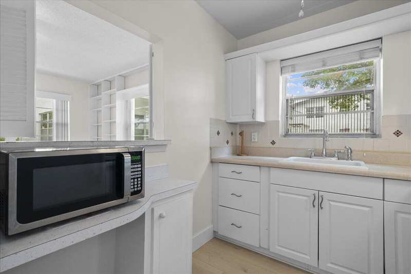 142 Kent I, West Palm Beach FL 33417