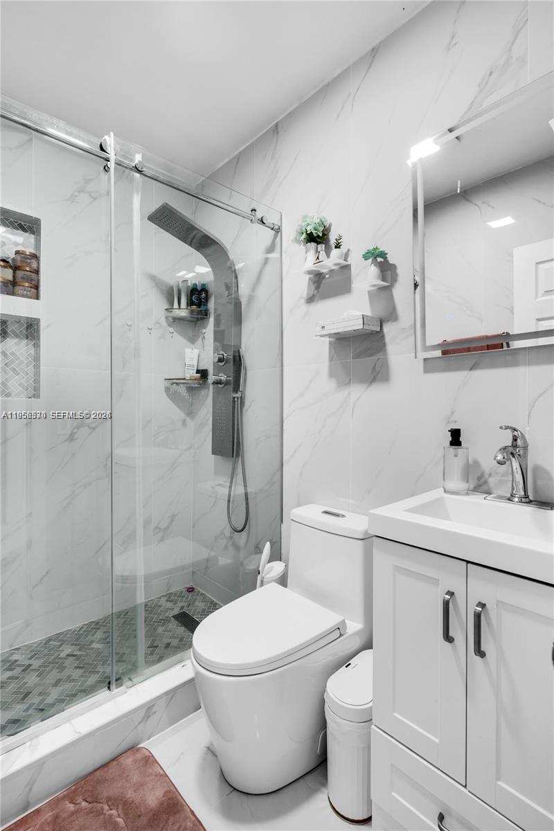 174 E 40th St, Hialeah FL 33013