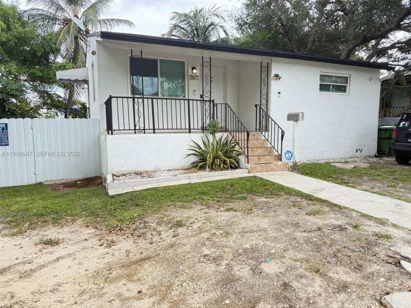 707 SW 8th Ave, Hallandale Beach FL 33009