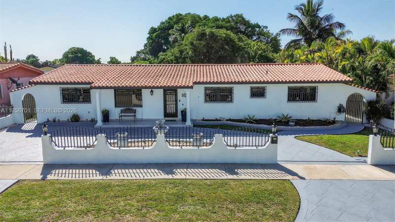 9410 SW 42nd St, Miami FL 33165