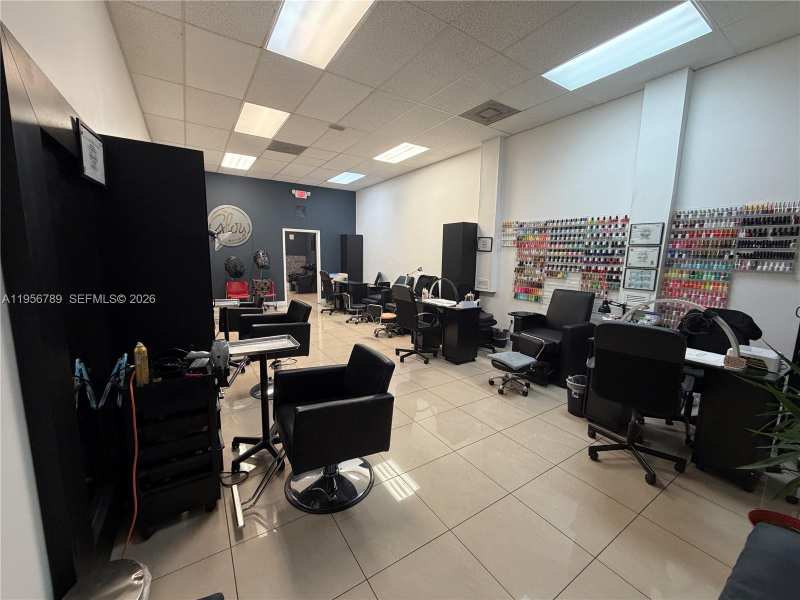 18505 NW 75th Pl, Hialeah FL 33015