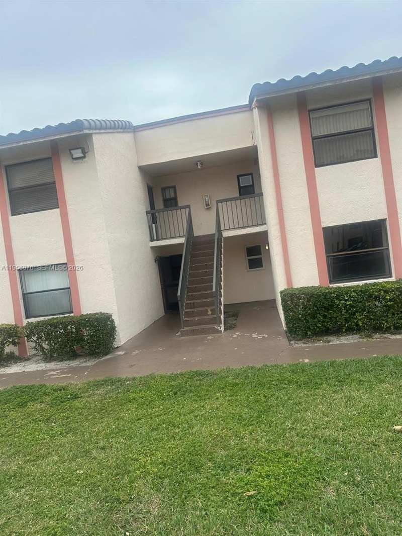 855 NE 209th St # 34, Miami FL 33179
