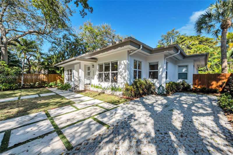 3535 W Glencoe St, Miami FL 33133