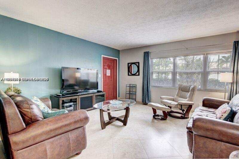221 SE 9th Ave # 112, Pompano Beach FL 33060