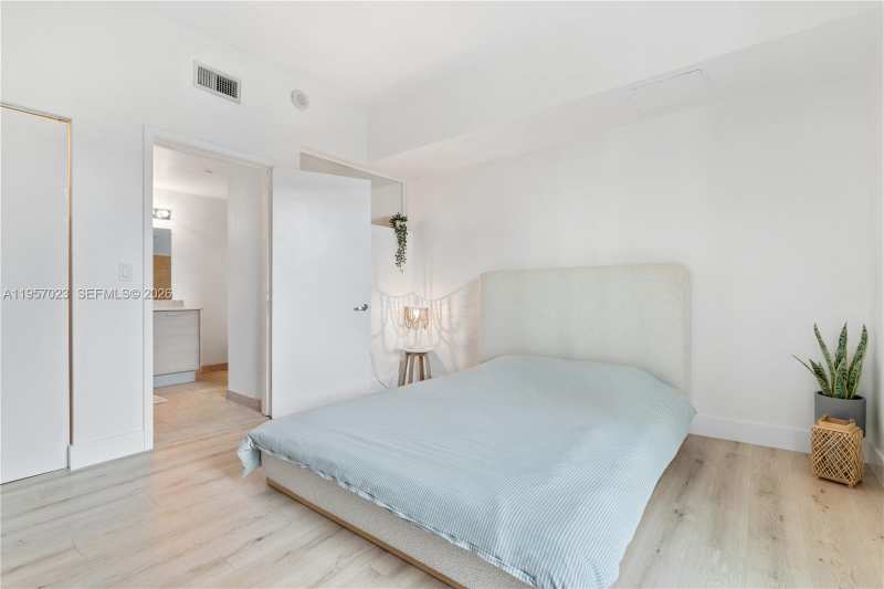 350 NE 24th St # 406, Miami FL 33137