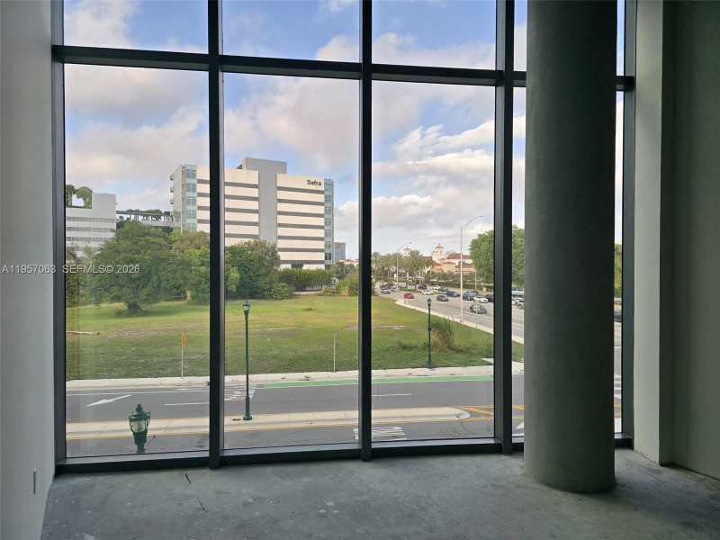 21290 Biscayne Blvd # 204, Aventura FL 33180