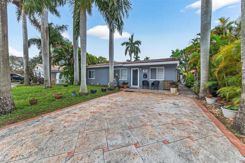 918 NE 4th Street, Hallandale Beach FL 33009