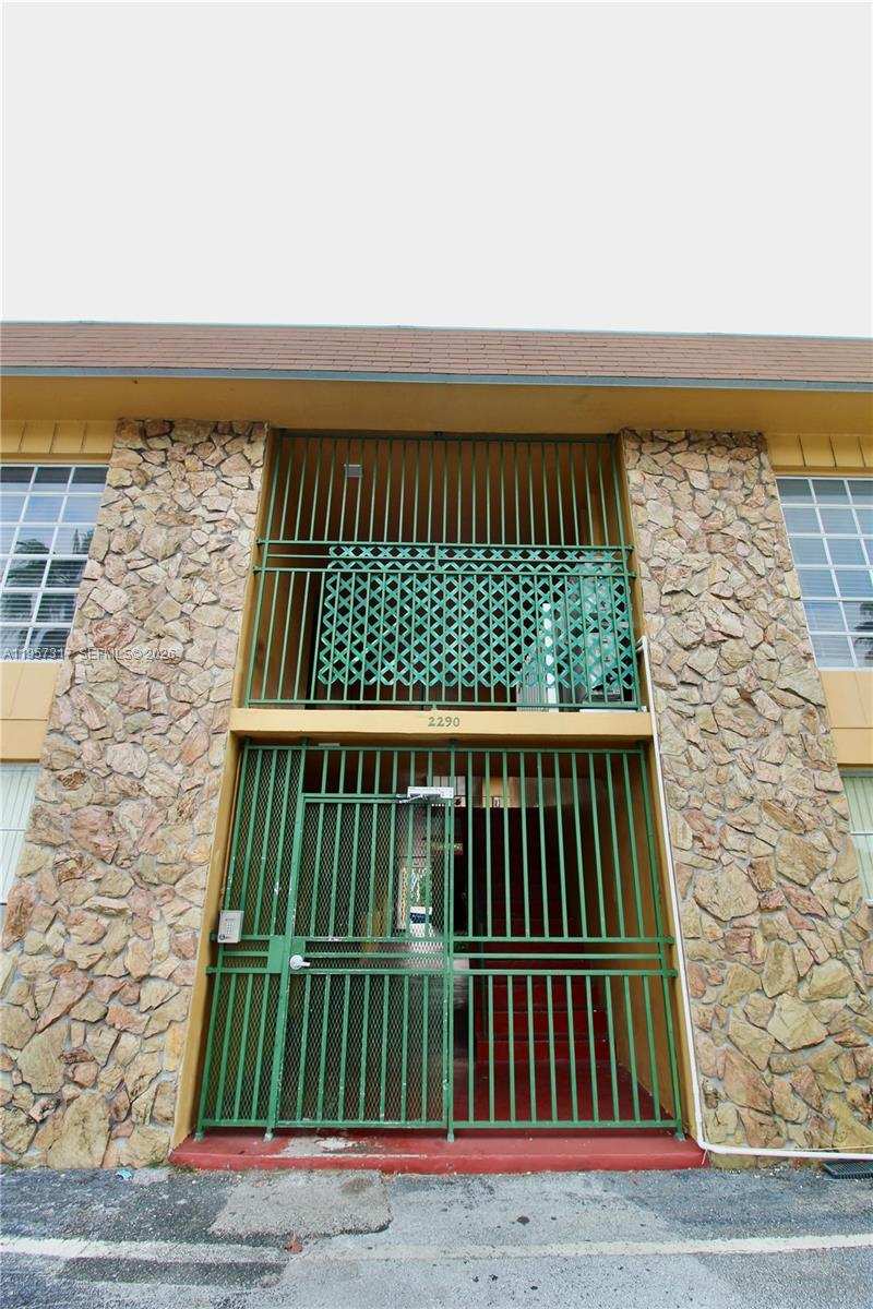 2290 NW North River Dr # 16, Miami FL 33125