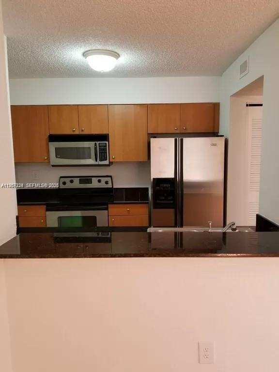 2890 N Oakland Forest Dr # 111, Oakland Park FL 33309