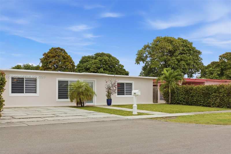 941 E 16th Pl, Hialeah FL 33010