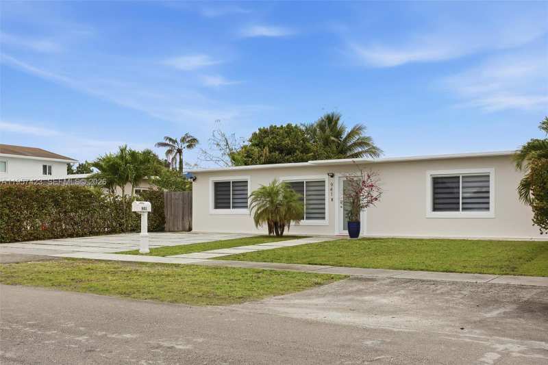 941 E 16th Pl, Hialeah FL 33010