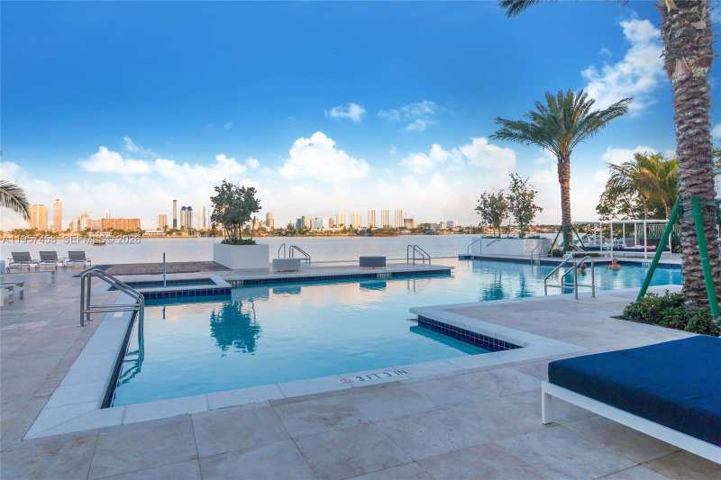 17301 Biscayne Blvd # 1907, North Miami Beach FL 33160